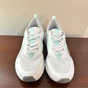 Reebok White and Mint Walking Shoes